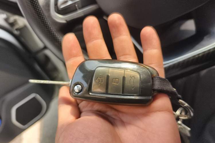 Used Geely Auto Vision X3 2019 Upgraded Model 1.5L Manual Luxury Version
