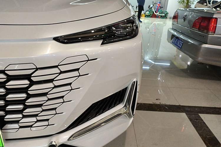 Used CHANGAN UNI-K iDD 2022 Blue Whale iDD 130km 1.5T Excellence Model