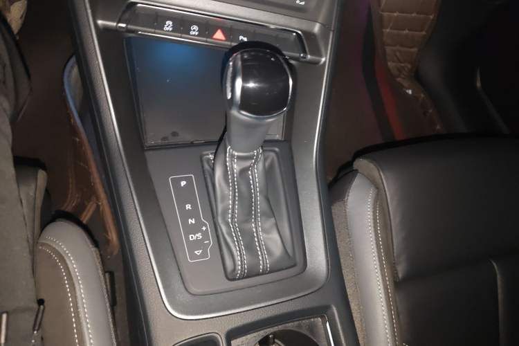 Used Audi Q3 Sportback 2020 40 TFSI Fashion Model Gear Lever