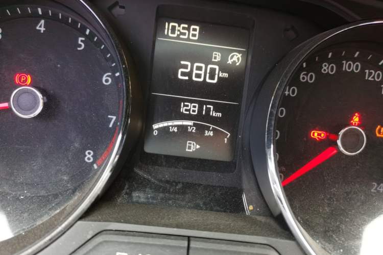 Used Volkswagen Lavida 2018 Classic 1.5L Manual Comfort Edition China VI Standard Odometer Close Up