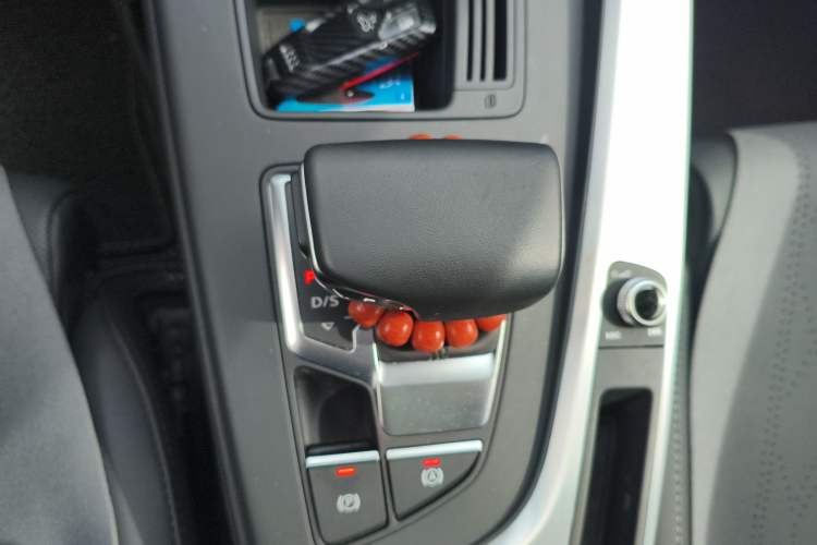 Used Audi A4L 2022 40 TFSI Fashion Dynamic Model Gear Lever