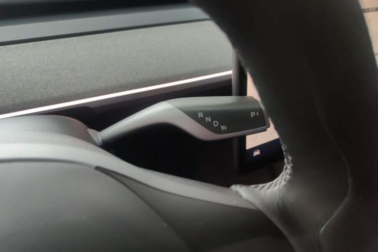 Used Tesla Model Y 2023 Long-Range All-Wheel-Drive Version