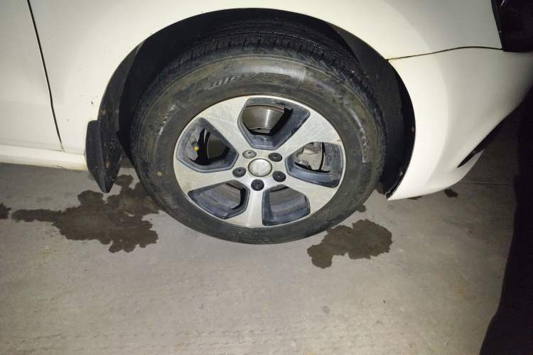 Used Volkswagen Polo 2014 1.4L Manual Fashion Edition Right Front Wheel Hub