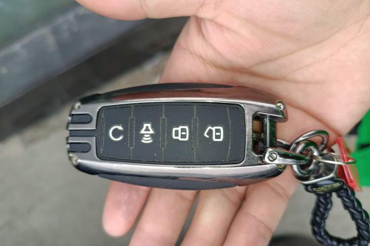 Used Great Wall Poer 2023 2.0T Passenger Version Automatic Gasoline Two-Wheel Drive Comfort Trim – GW4C20B
