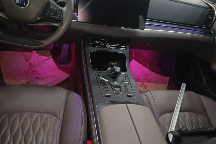 Used BYD Han 2023 DM-i Champion Edition 121KM Prestige Model Gear Lever