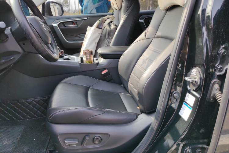 Used Toyota Wildlander 2020 2.0L CVT 4x4 Luxury Edition