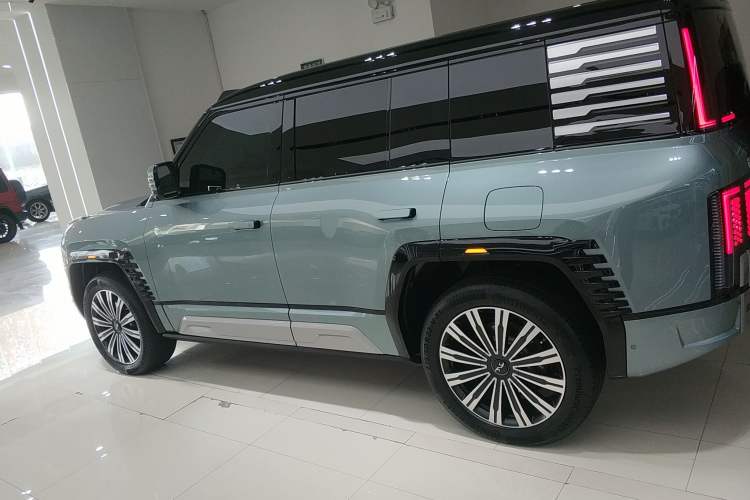 Used Yangwang U8 2023 Luxury Edition
