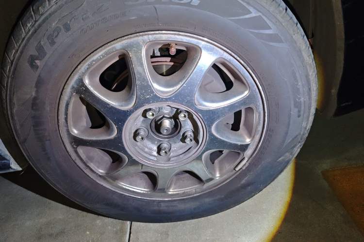 Used Buick GL8 2005 2.5L CT1 Comfort Model Right Front Wheel Hub