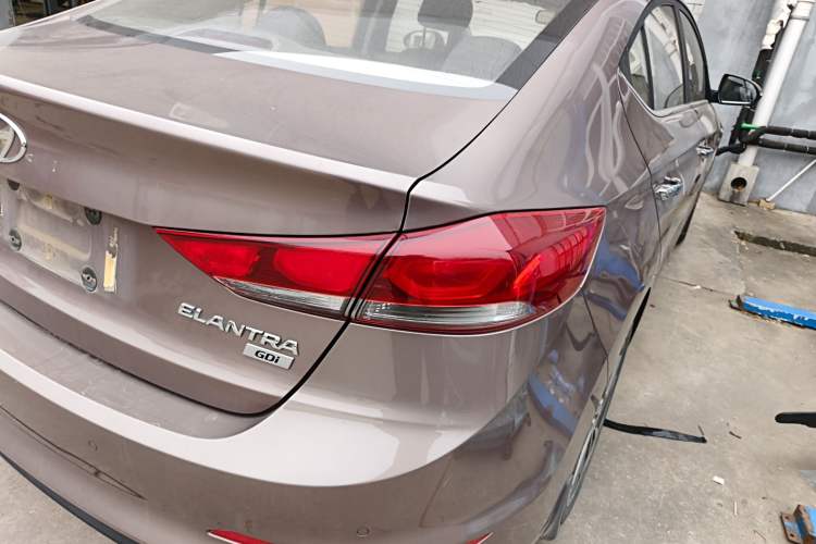 Used Hyundai Elantra (6th Generation / Lingdong) 2016 1.6L Automatic ZhiXuan – Elite Version Right Rear Taillight