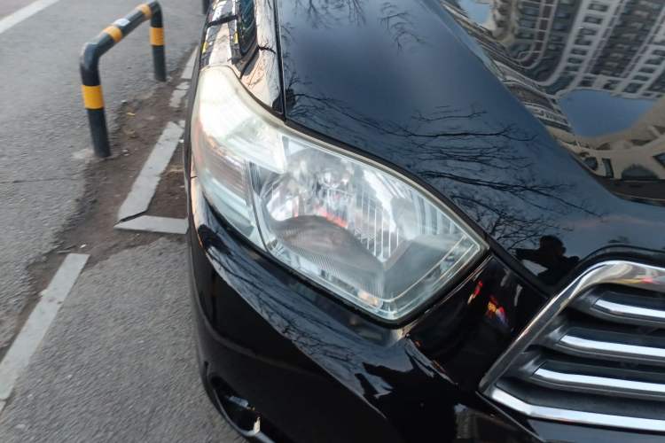 Used Toyota Highlander 2011 2.7L Two-Wheel Drive 5-Seater Sport Edition Right Front Headlight