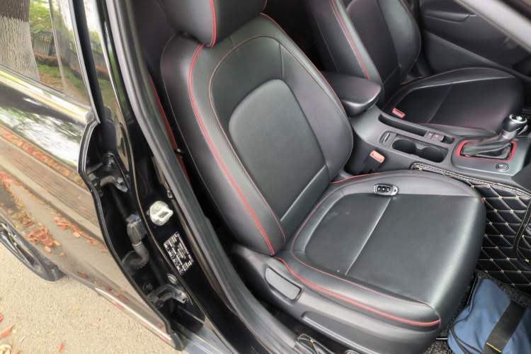 Used Hyundai ENCINO 2018 1.6T Dual-Clutch ZhiPao Edition China V Standard Right Front Seat