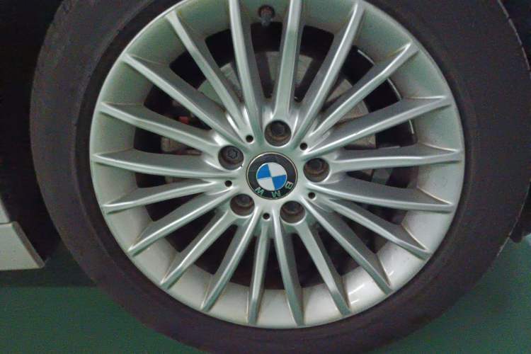 Used BMW 3 Series 2013 Facelift 320Li Fashion Design Package
