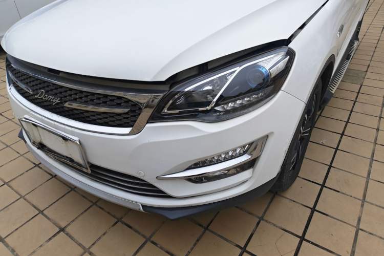 Used Zotye Domy X5 2017 Upgraded Model 1.5T CVT Governor Edition