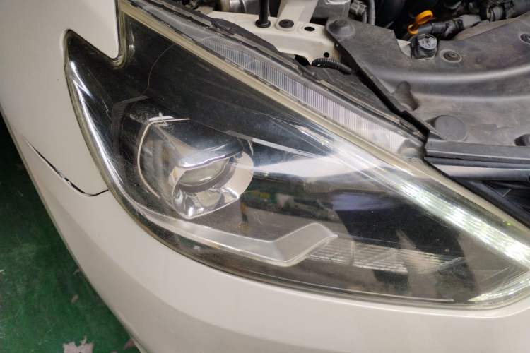 Used Nissan Sylphy 2016 1.6XV CVT Smart Enjoyment Version Right Front Headlight