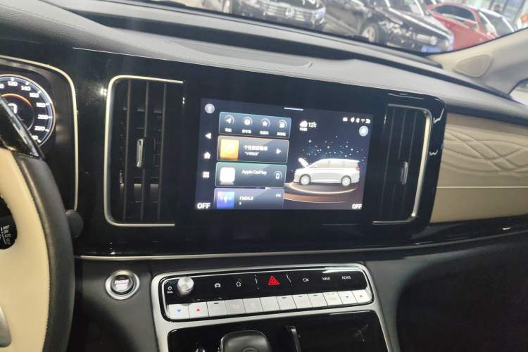 Used GAC Trumpchi M8 2021 Master Series 390T Four-Seat Deluxe Edition Audio And AC Panel