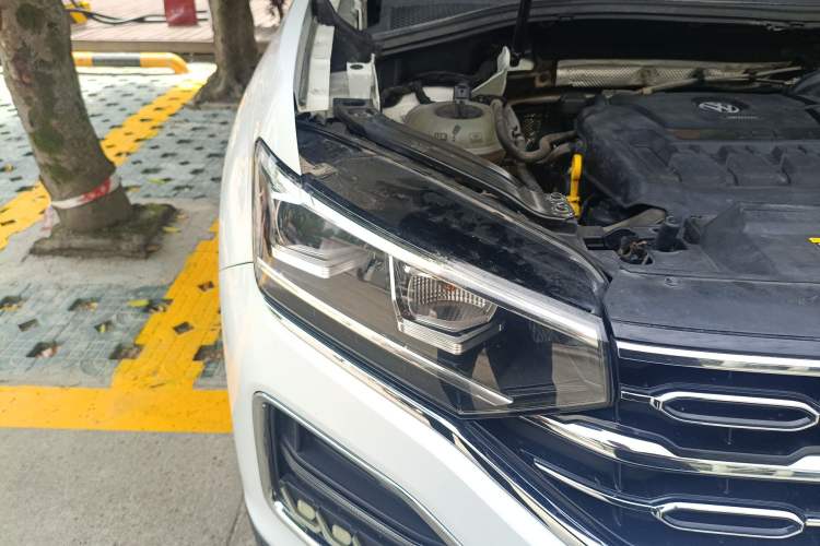 Used Volkswagen Tayron 2019 330TSI Four-Wheel Drive Luxury Version China V Standard Right Front Headlight