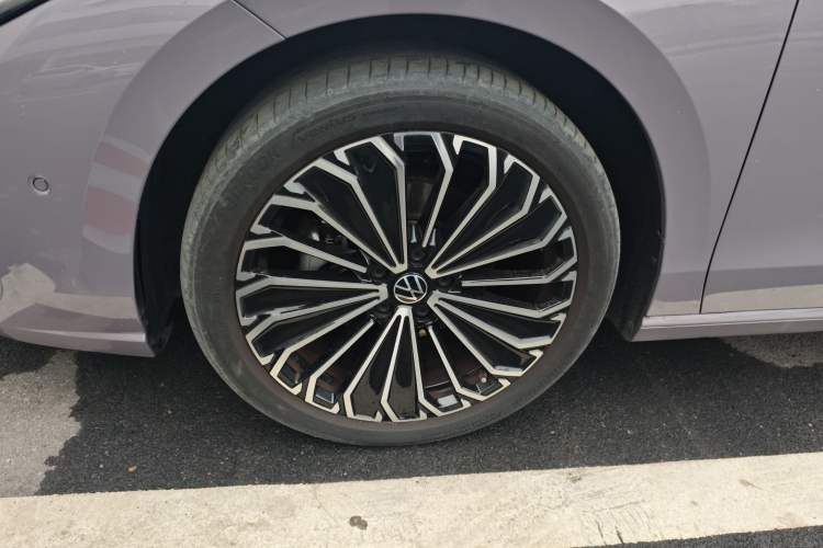 Used Volkswagen Passat 2025 Pro 380TSI Dragon Supreme Edition