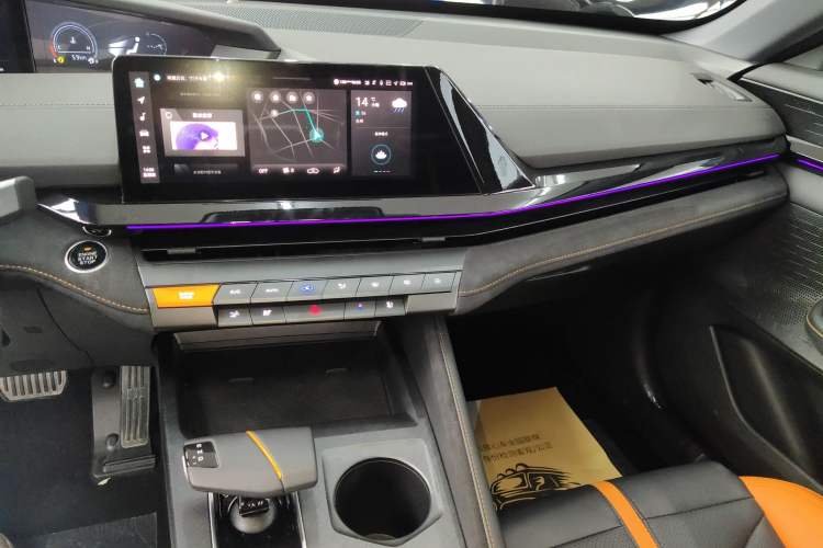 Used CHANGAN UNI-V 2024 1.5T Prestige Sport Edition
