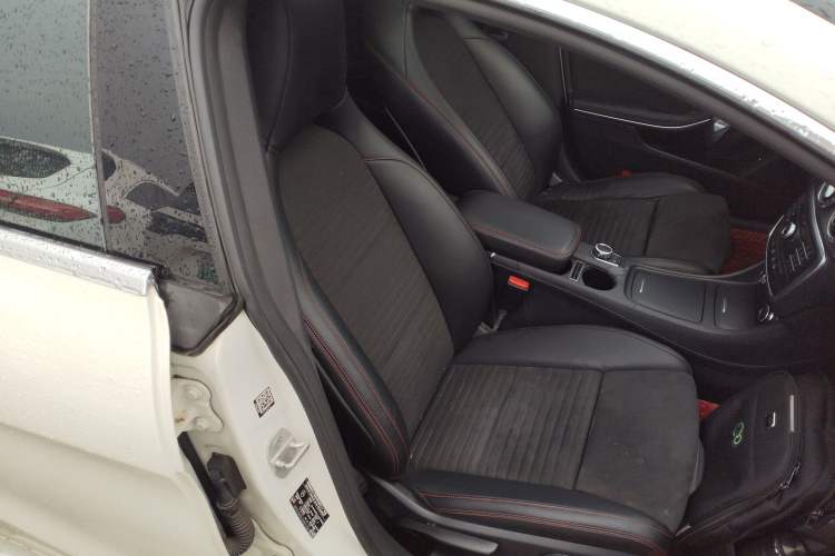 Used Mercedes-Benz CLA 2016 CLA 220 4MATIC Right Front Seat