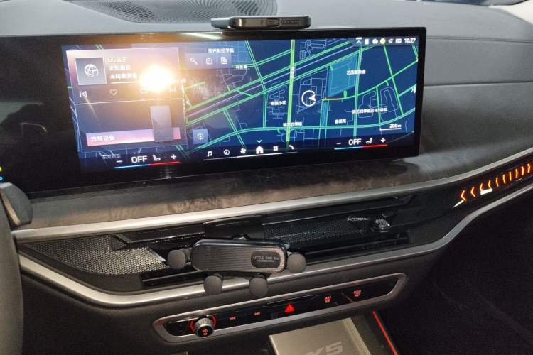 Used BMW X5 2023 xDrive 30Li Luxury M Sport Package
