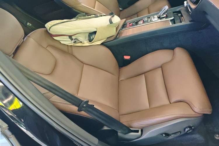 Used Volvo XC60 2024 B5 4x4 Smart Luxury Edition
