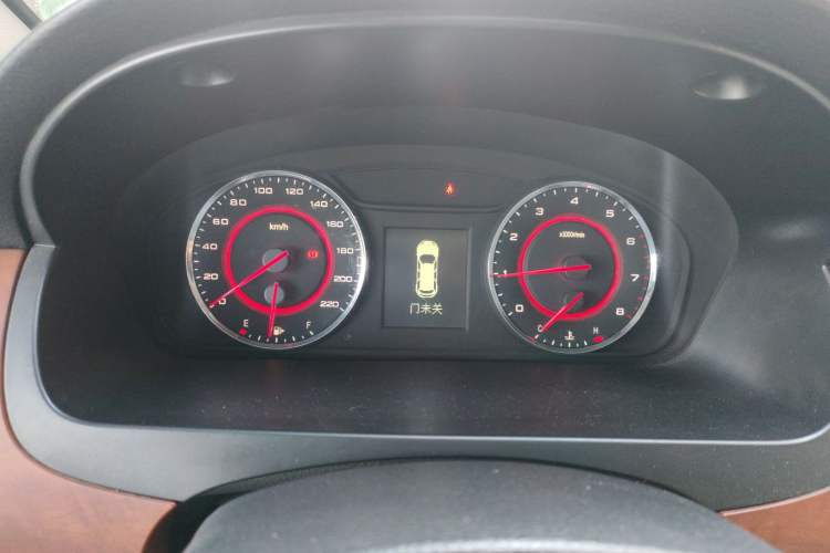 Used SAIC MAXUS G10 2015 2.0T Automatic Anniversary Edition Instrument Cluster