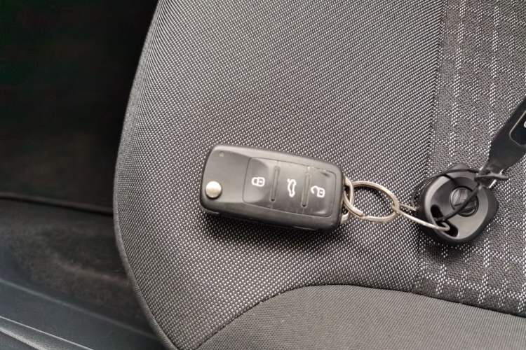 Used Volkswagen Polo 2016 1.6L Automatic Comfort Model Interior 1