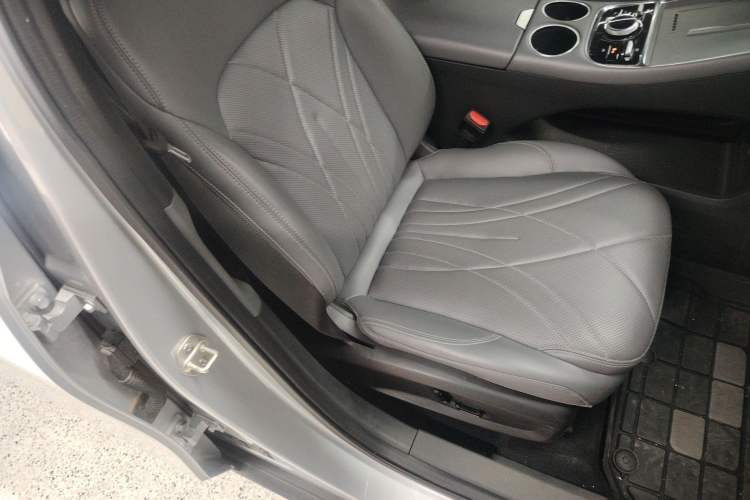 Used Geely Galaxy L6 2025 EM-i 140km Starship Edition