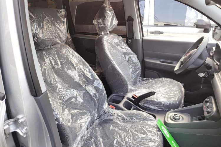 Used Wuling Hongguang New Energy 2024 All-Electric Model 300KM Practical Version