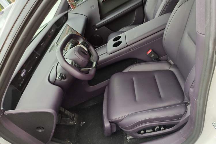 Used Avatr 06 2025 Ultra Pure Electric Edition Left Front Seat