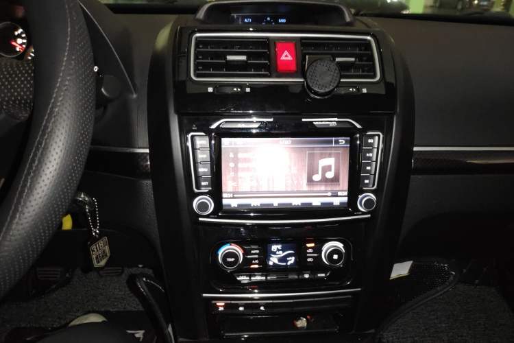 Used Haval H5 Classic 2015 2.0T Manual 4x4 Elite Edition Audio And AC Panel