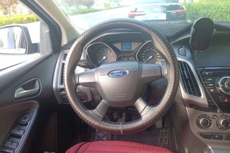 Used Ford Focus 2012 Hatchback 1.6L Manual Comfort Model
