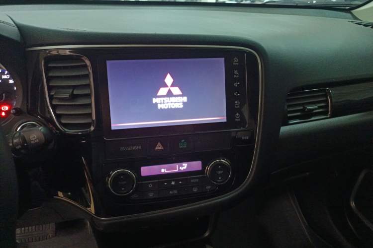 Used Mitsubishi Outlander 2019 2.0L Two-Wheel Drive Comfort Edition 5 Seats China V Standard
