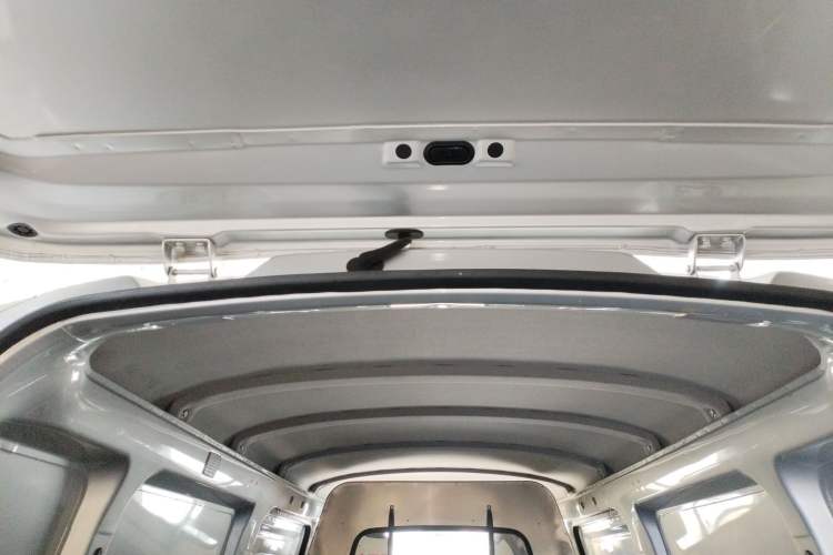 Used Wuling Rongguang 2019 1.5L Extended-Body Van Base Model with 2 Seats Headliner