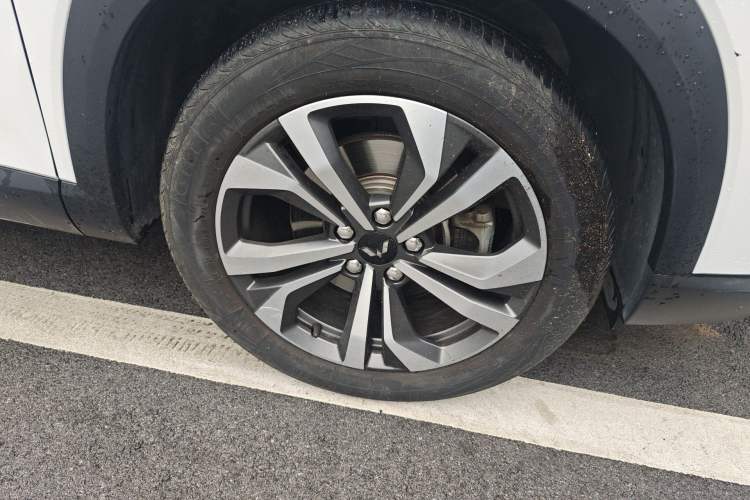 Used Wuling Asta 2021 1.5T CVT Star曜 Edition Right Front Wheel Hub