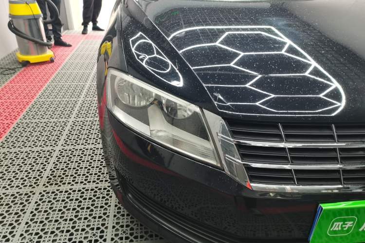 Used Volkswagen Lavida 2015 1.6L Automatic Fashion Edition Right Front Headlight