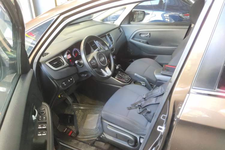 Used Kia Carens 2013 2.0L 7-Seater Automatic Standard Version China IV Standard
