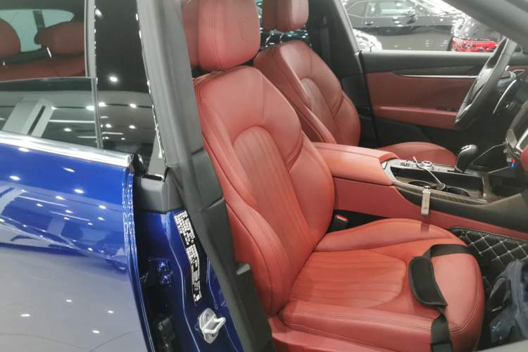 Used Maserati Levante 2016 3.0T S Standard Model Right Front Seat