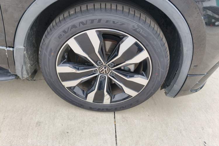 Used Volkswagen Tiguan L 2022 330TSI Automatic Two-Wheel Drive R-Line Enhanced Edition
