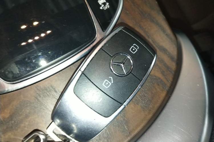 Used Mercedes-Benz GLC 2020 Facelift GLC 300 L 4MATIC Dynamic Edition Vehicle Key