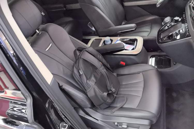 Used Hongqi HQ9 PHEV 2024 2.0T Four-Wheel Drive Business Edition