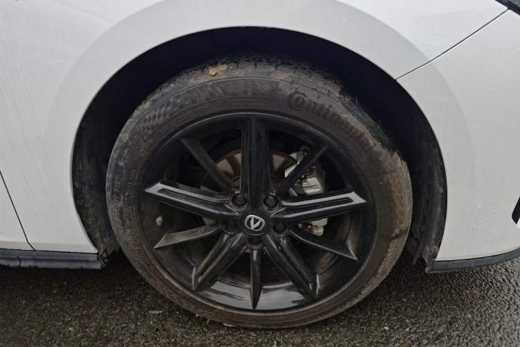 Used CHANGAN UNI-V 2023 1.5T Prestige Model
