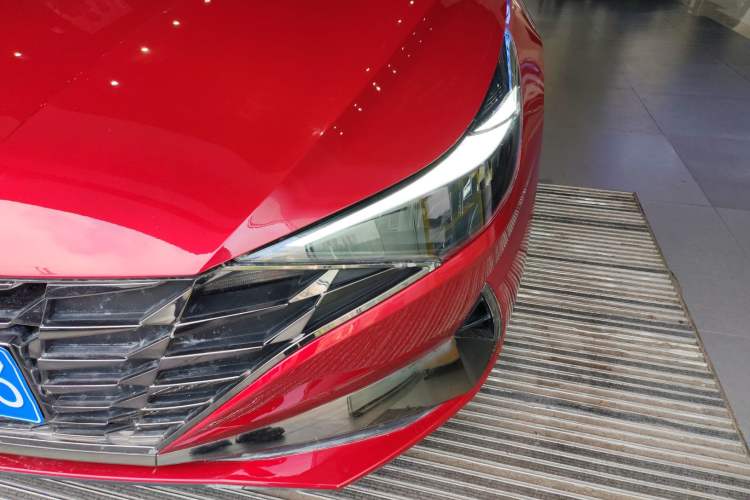 Used Hyundai Elantra 2021 1.5L CVT LUX Prestige Edition