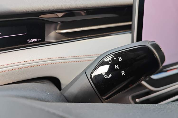 Used Volkswagen ID.7 VIZZION 2024 AIR model Gear Lever