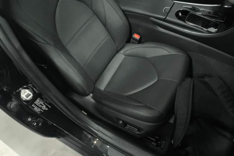 Used Toyota Avalon 2022 2.0L Luxury Edition Right Front Seat