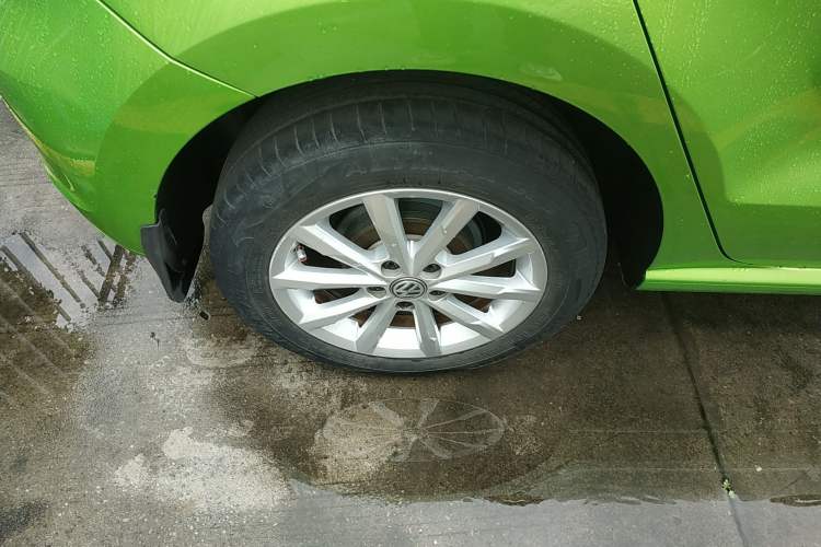 Used Volkswagen Polo 2014 1.6L Automatic Luxury Edition Exterior 5