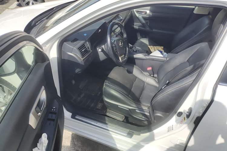 Used Lexus CT 2014 CT200h Elite Edition Monochrome Driver Seat