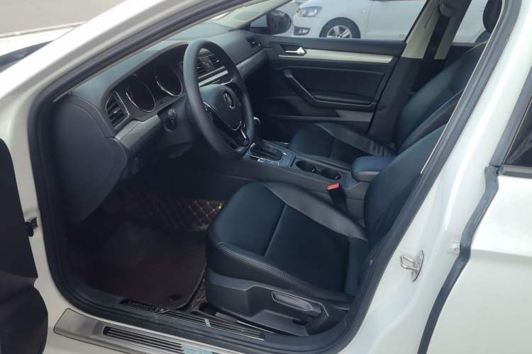 Used Volkswagen Lamando 2017 230TSI DSG Fashion Edition
