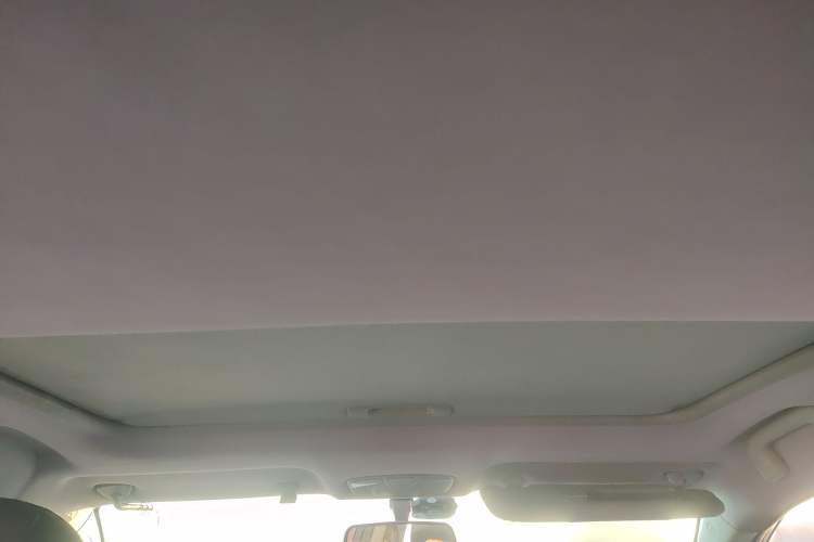 Used Zotye Z300 2012 1.5L Manual Luxury Version Headliner