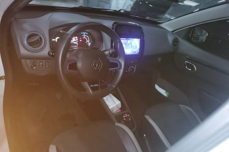 Used Renault E-Nuo 2019 e-Intelligent Model Center Console